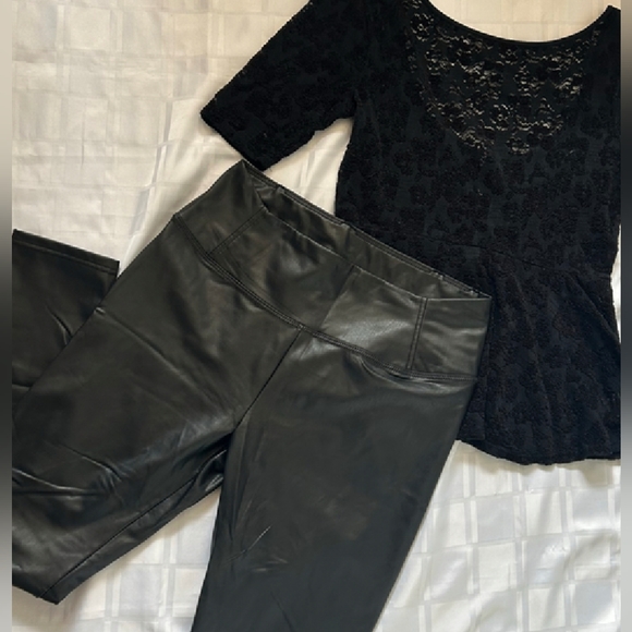 Meet your Posher, Mercedes - Picture 2 of 2